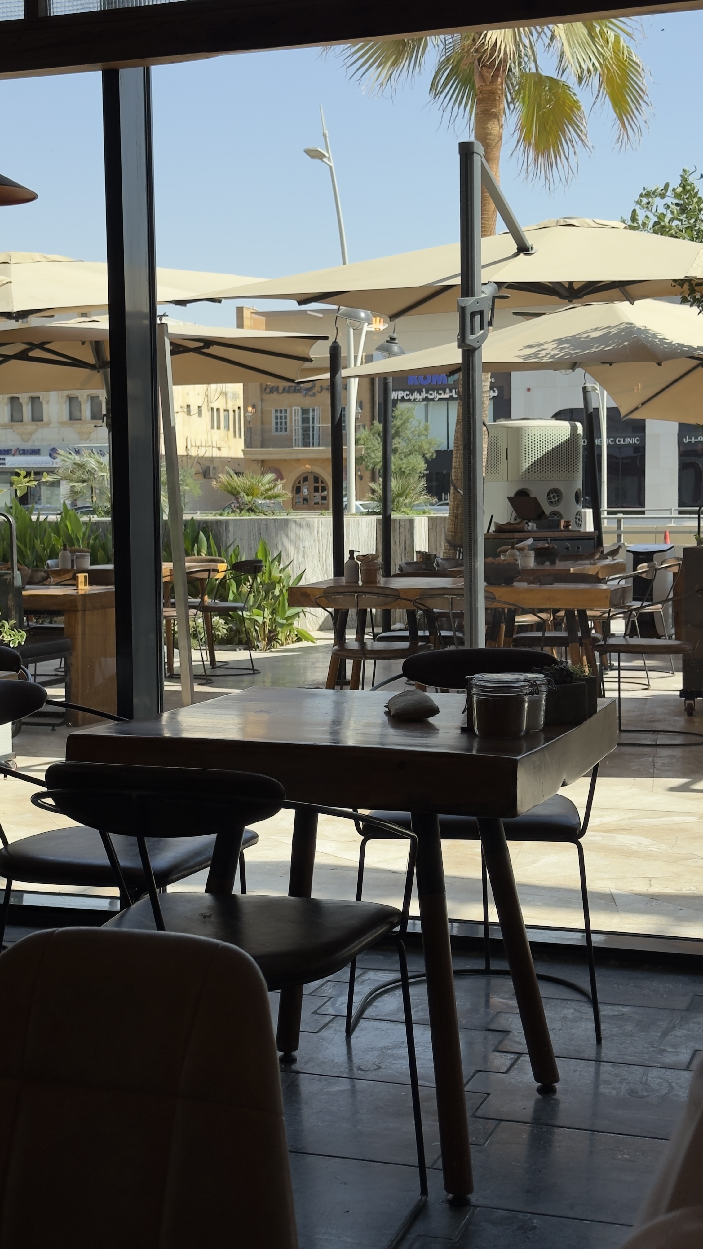 جلسة مجلس الجمعة في Lunch Room